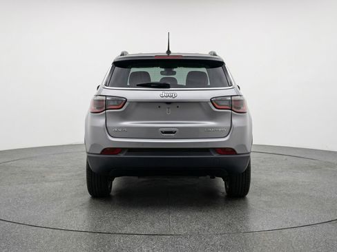 Used 2025 Jeep Compass Limited image 7