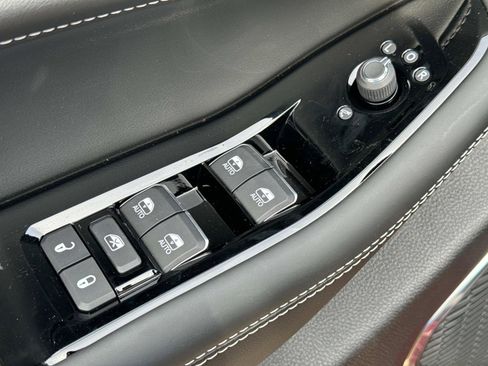 New 2024 Jeep Grand Cherokee Overland RWD image 14