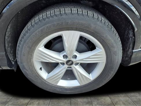 Used 2022 Audi Q4 e-tron Premium Plus w/ Premium Plus image 6