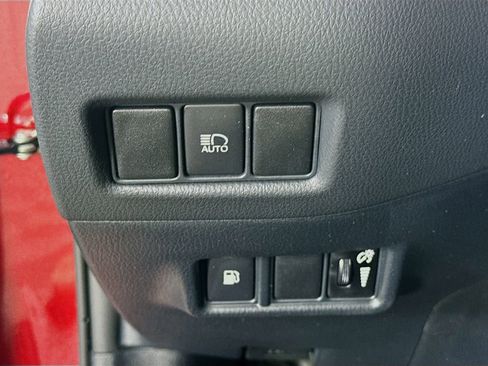 Certified 2019 Toyota C-HR XLE FWD image 17