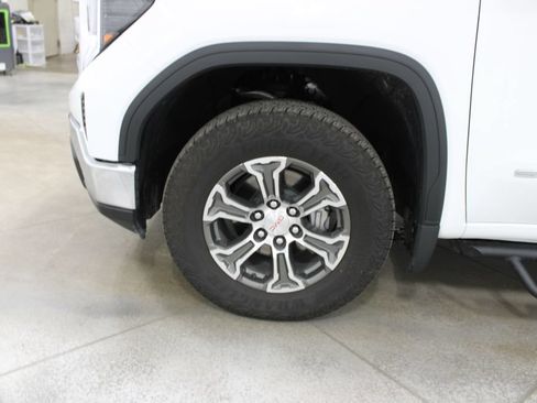Used 2025 GMC Sierra 1500 SLE AWD/4WD image 38