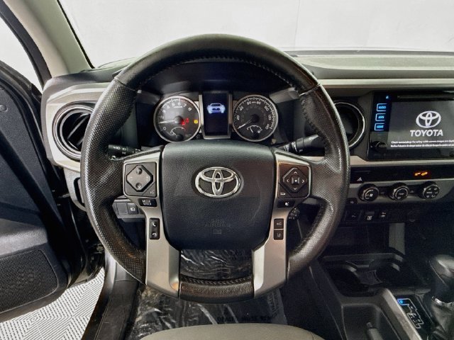 Used 2019 Toyota Tacoma SR5 AWD/4WD image 11