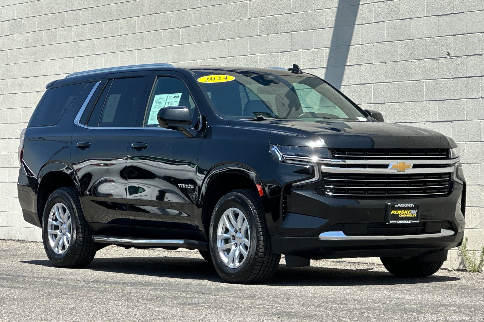 Used 2024 Chevrolet Tahoe LT AWD/4WD image 1