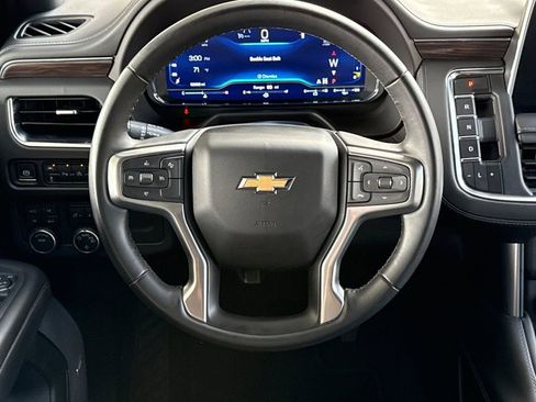 Used 2024 Chevrolet Suburban LT image 22