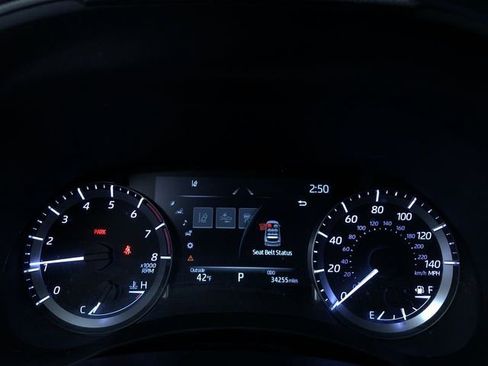 Certified 2023 Toyota Highlander L image 29