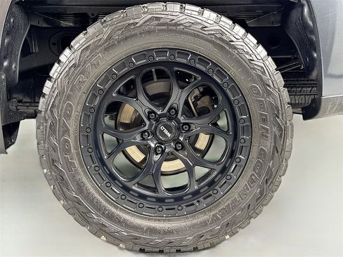 Used 2019 Chevrolet Silverado 1500 Custom w/ Custom Value Package image 10