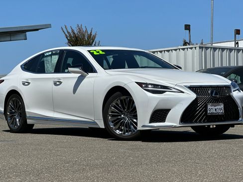 Used 2022 Lexus LS 500 w/ Cold Weather Package (CK) RWD image 2