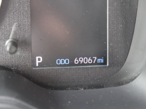 Used 2020 Toyota Corolla LE image 15