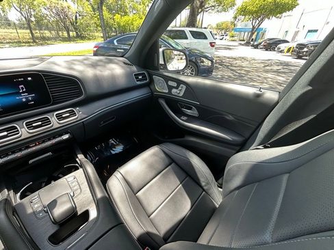 Used 2022 Mercedes-Benz GLE 350 4MATIC w/ Premium Package image 11