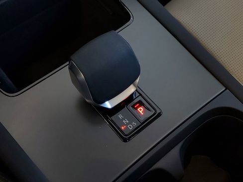 New 2025 Land Rover Discovery Sport S image 24