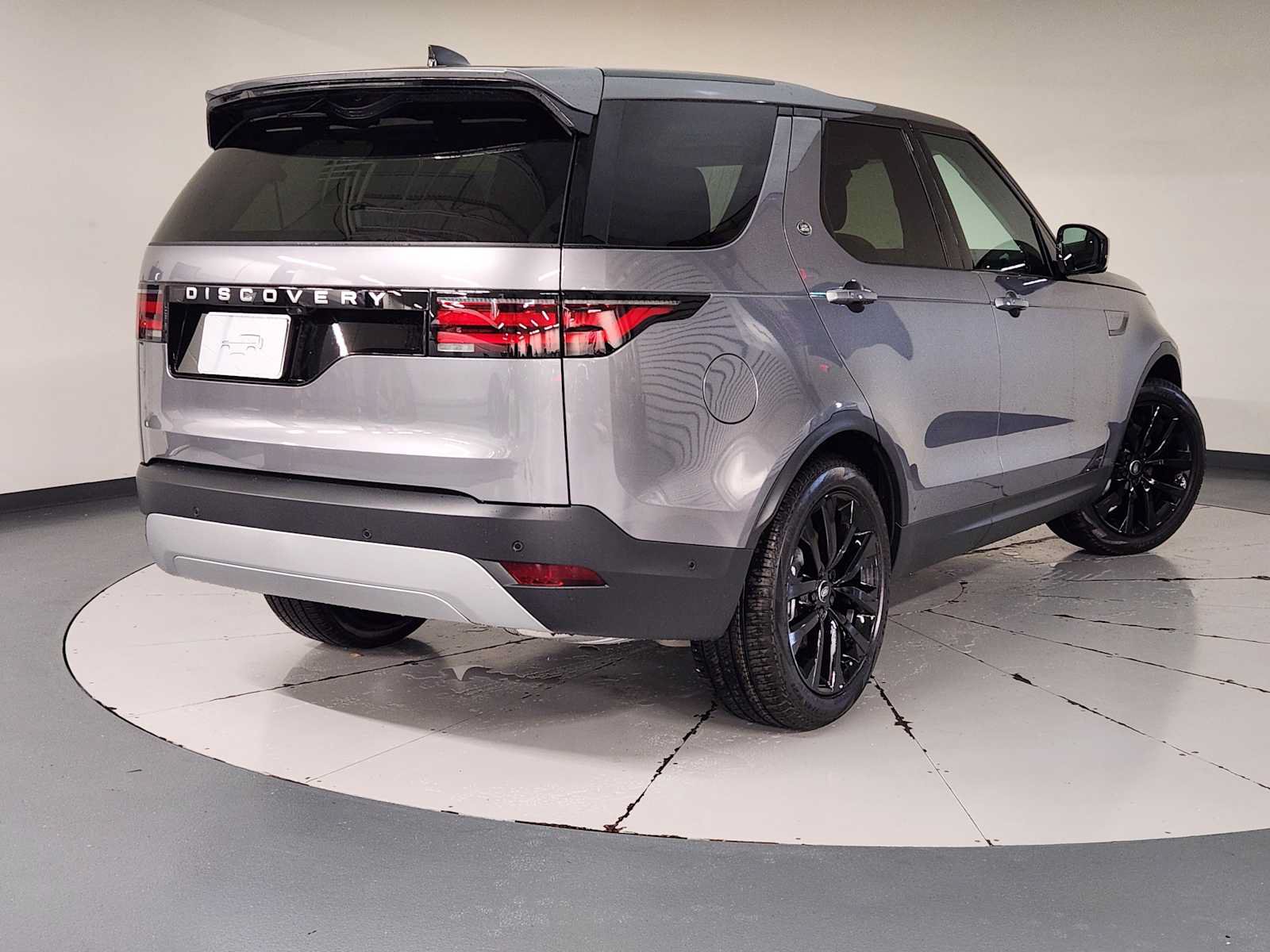 New 2026 Land Rover Discovery S AWD/4WD image 2