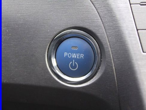 Used 2015 Toyota Prius Two image 30