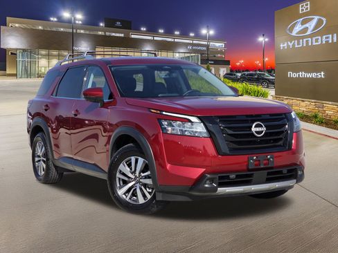 Used 2023 Nissan Pathfinder SL w/ Black Appearance Package image 3