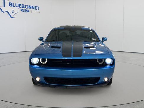 Used 2016 Dodge Challenger SXT Plus RWD image 2