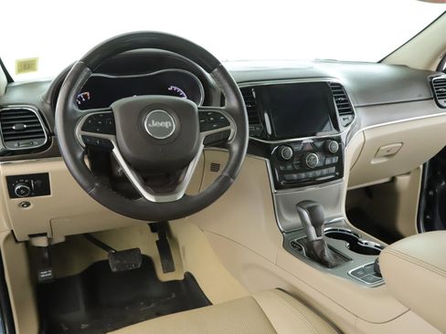 Used 2021 Jeep Grand Cherokee Overland image 2