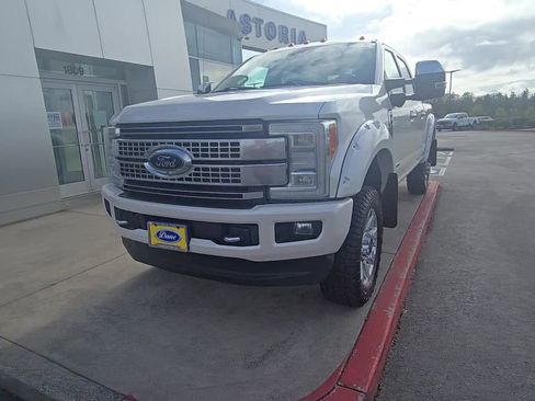 Used 2017 Ford F250 Platinum w/ Platinum Ultimate Package image 8