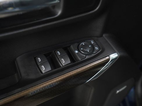 Used 2019 Chevrolet Silverado 1500 LT Trail Boss AWD/4WD image 18