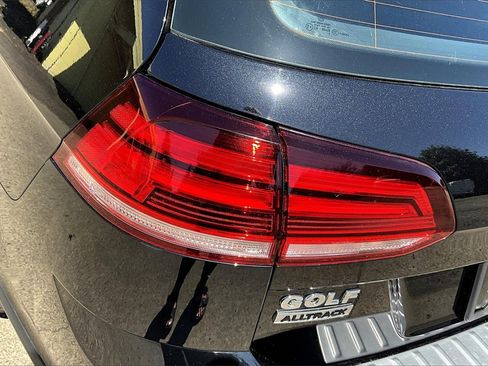 Used 2019 Volkswagen Golf Alltrack S image 29