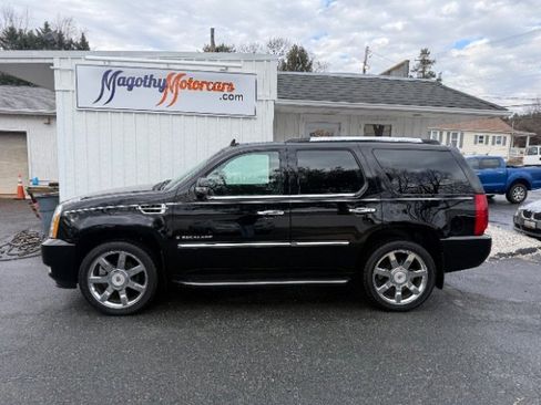 Used 2009 Cadillac Escalade w/ Ultra Luxury Collection image 13