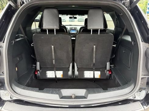 Used 2018 Ford Explorer XLT w/ Equipment Group 202A FWD image 16