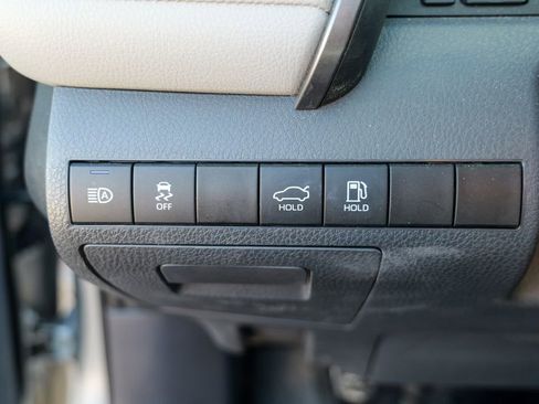 Used 2022 Toyota Camry LE w/ Carpet Mat Package (TMS) FWD image 49