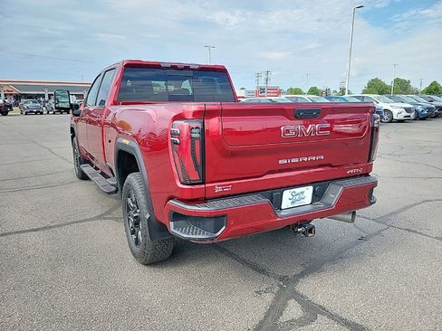 Used 2025 GMC Sierra 2500 AT4 w/ Technology Package AWD/4WD image 7