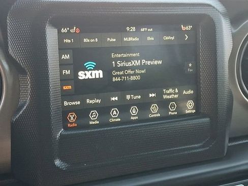 Used 2018 Jeep Wrangler Unlimited Sport S AWD/4WD image 3