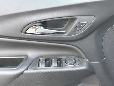 Used 2024 Chevrolet Equinox LT FWD image 15