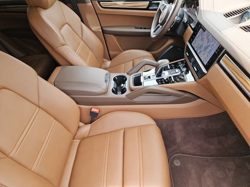 Certified 2022 Porsche Cayenne E-Hybrid AWD/4WD image 15