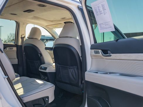 Used 2025 Hyundai Palisade Calligraphy image 18