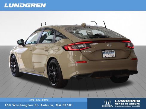 Used 2025 Honda Civic Sport image 4