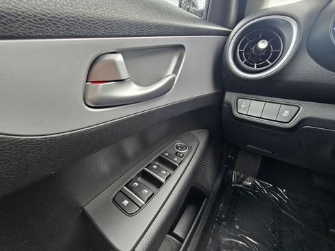 Used 2024 Kia Forte LXS image 39