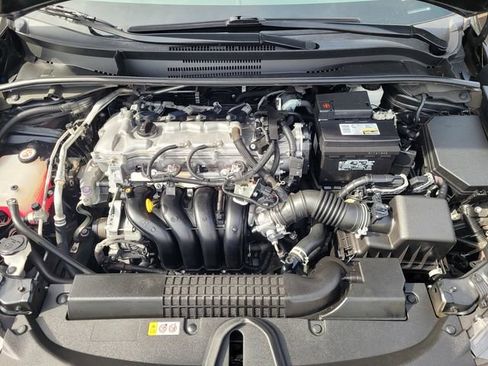 Used 2022 Toyota Corolla LE image 25