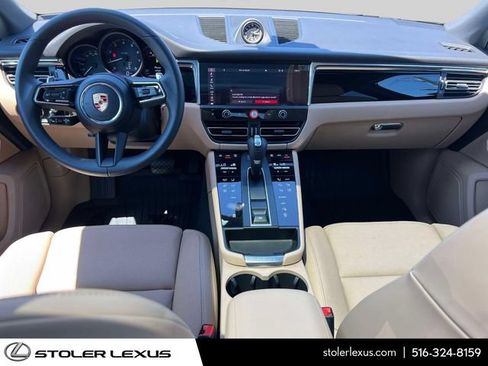 Used 2026 Porsche Macan AWD/4WD image 18