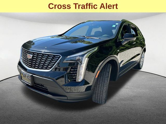 Used 2023 Cadillac XT4 Luxury w/ Cold Weather Package AWD/4WD image 5