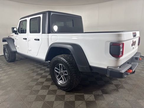 Used 2025 Jeep Gladiator Mojave w/ Convenience Group AWD/4WD image 6