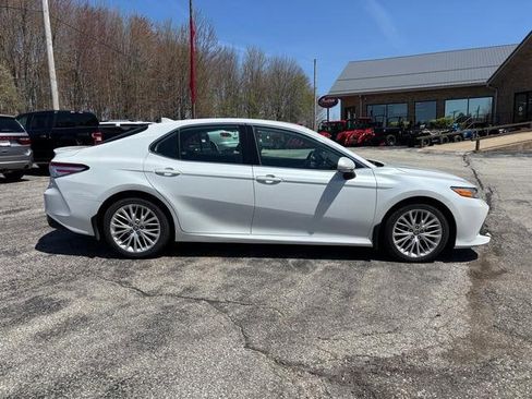 Used 2020 Toyota Camry XLE FWD image 8