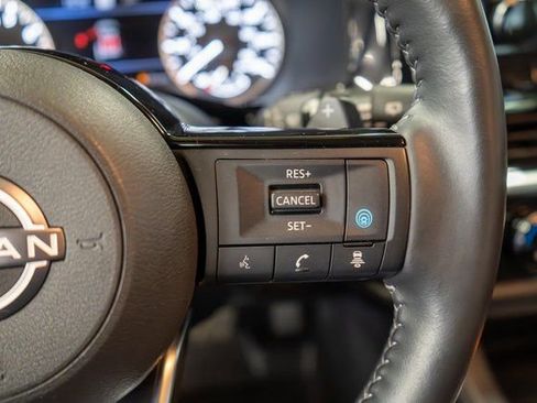 Used 2024 Nissan Pathfinder SL AWD/4WD image 28