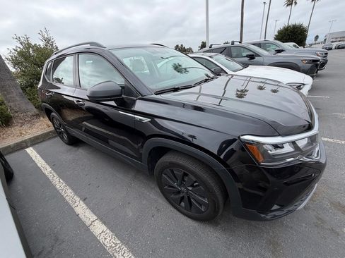 Used 2024 Volkswagen Taos S FWD image 3