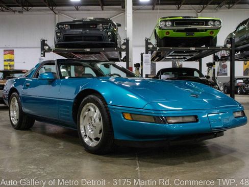 Used 1994 Chevrolet Corvette Coupe RWD image 11