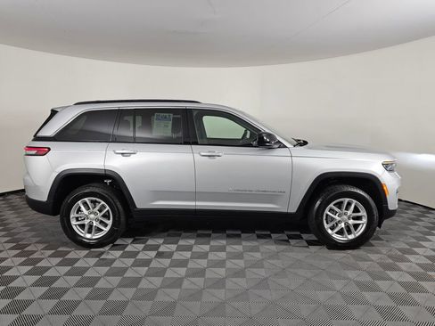 New 2025 Jeep Grand Cherokee Laredo X image 3