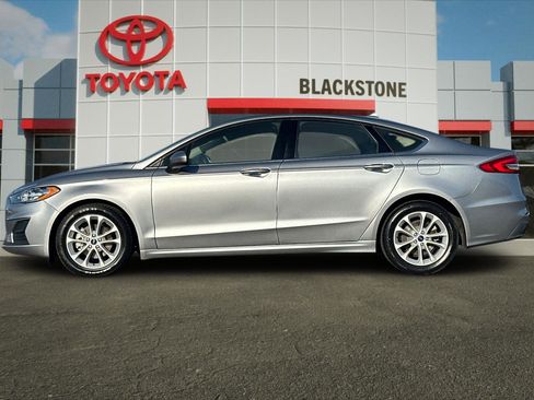 Used 2020 Ford Fusion SE image 6