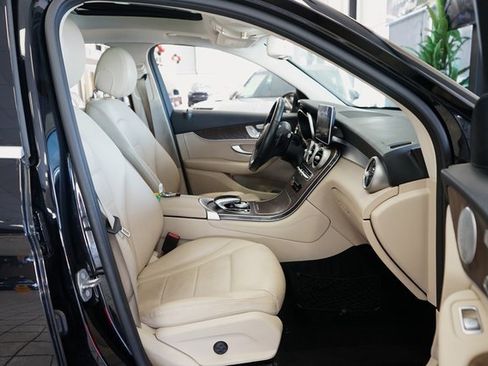 Used 2018 Mercedes-Benz GLC 300 GLC 300 image 40