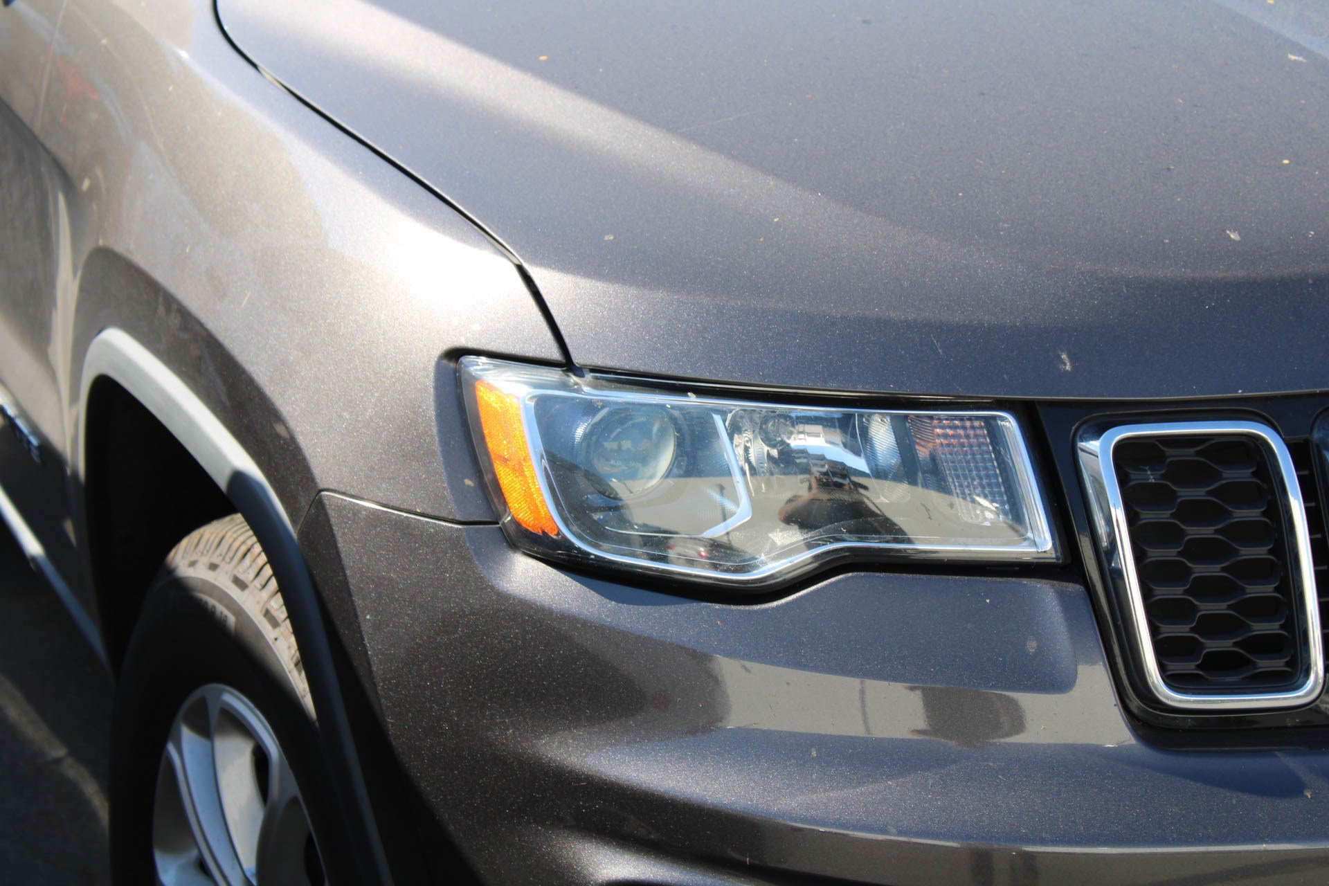 Used 2021 Jeep Grand Cherokee Laredo AWD/4WD image 5