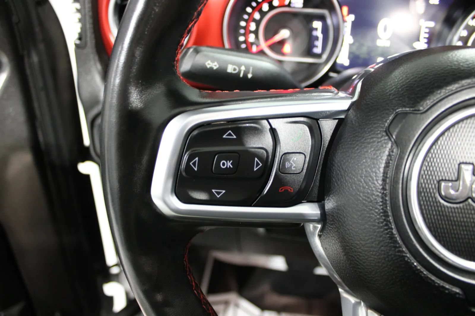 Used 2022 Jeep Wrangler Unlimited Rubicon w/ LED Lighting Group AWD/4WD image 40