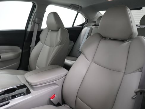 Used 2019 Acura TLX image 10