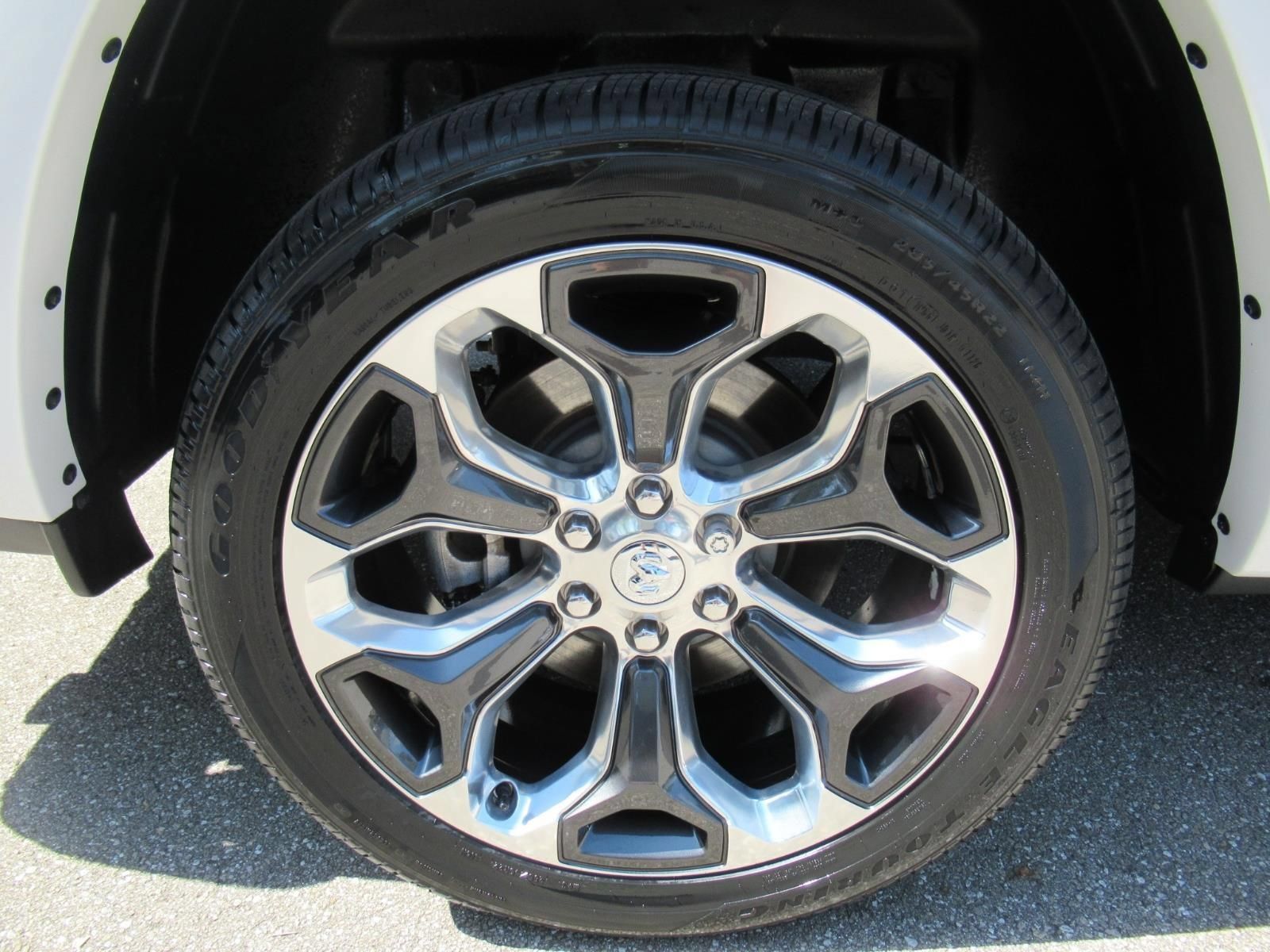Used 2020 RAM 1500 Limited AWD/4WD image 12