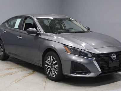 Used 2024 Nissan Altima 2.5 SV