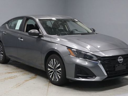 Certified 2024 Nissan Altima 2.5 SV AWD/4WD image 1
