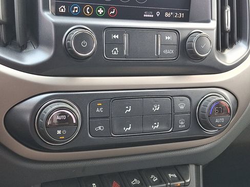 Used 2019 Chevrolet Colorado Z71 AWD/4WD image 15